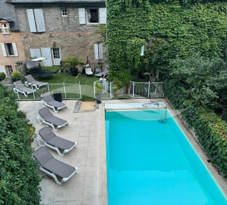 L0500 | HOTEL** - RESTAURANT - BAR